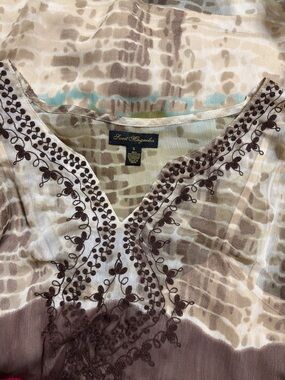 Magnolia Cream, Brown and Teal Embroidered V-Neck Tunic Size Small